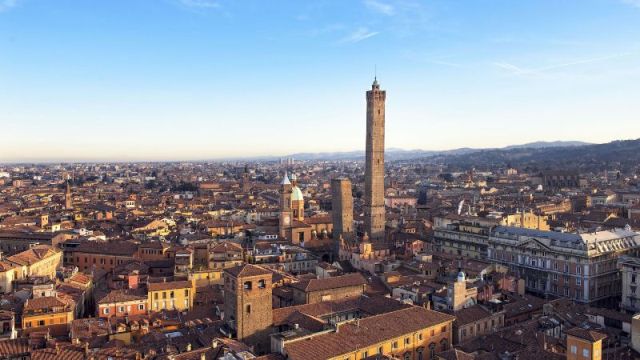 Σχολές Καπάτου Η ιταλική πόλη Bologna