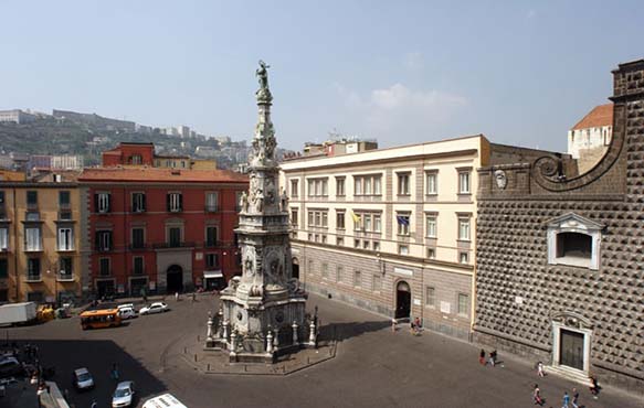 Σχολές Καπάτου Τα αξιοθέατα της Napoli